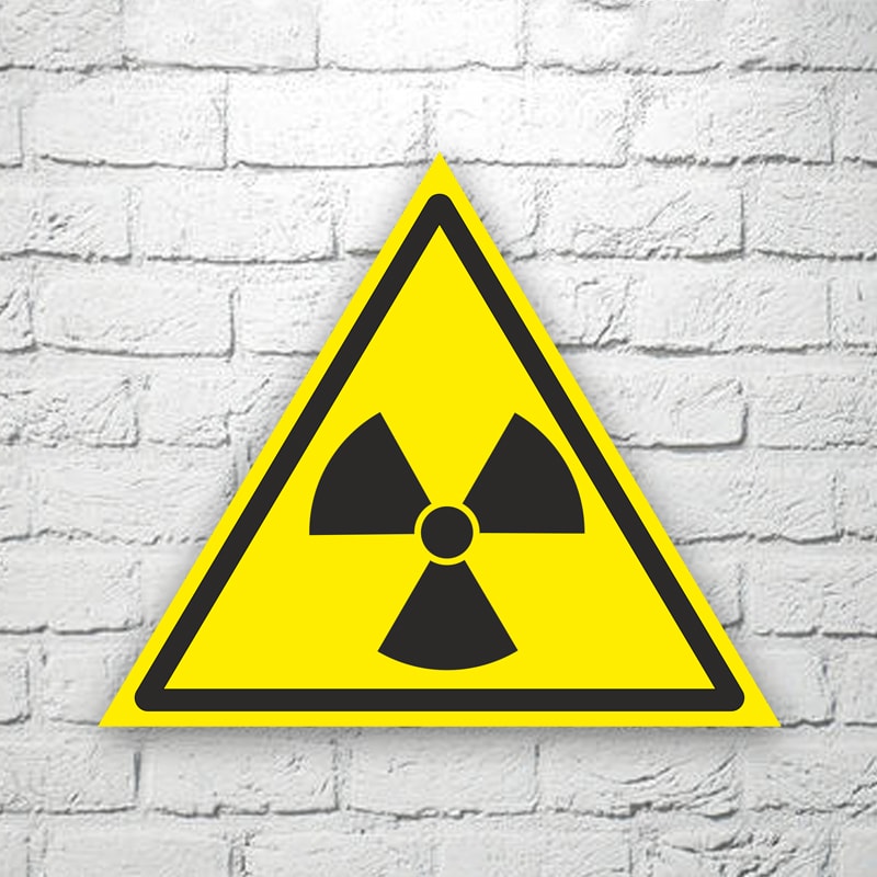 Табличка Опасно. Радиоактивные вещества или ионизирующее излучение 22х19 см (код 90601)