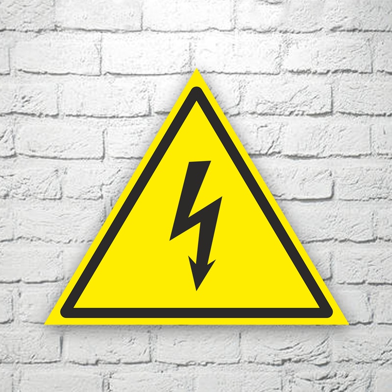 Табличка Опасность поражения электрическим током 22х19 см (код 90615)